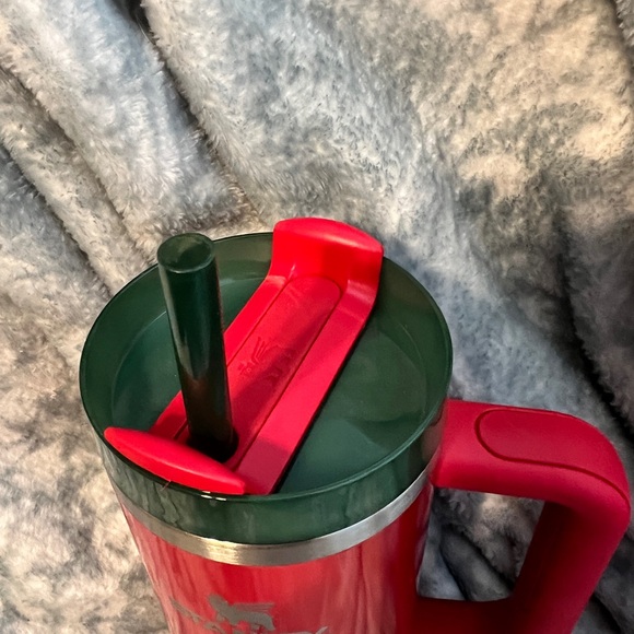 Stanley 30oz elf collection Christmas tumbler - Picture 6 of 7